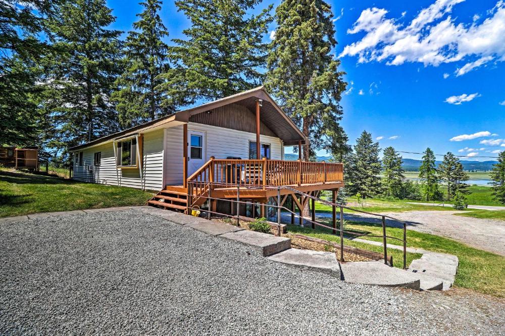 Cozy Montana Lake View Getaway - Fish and Hike!